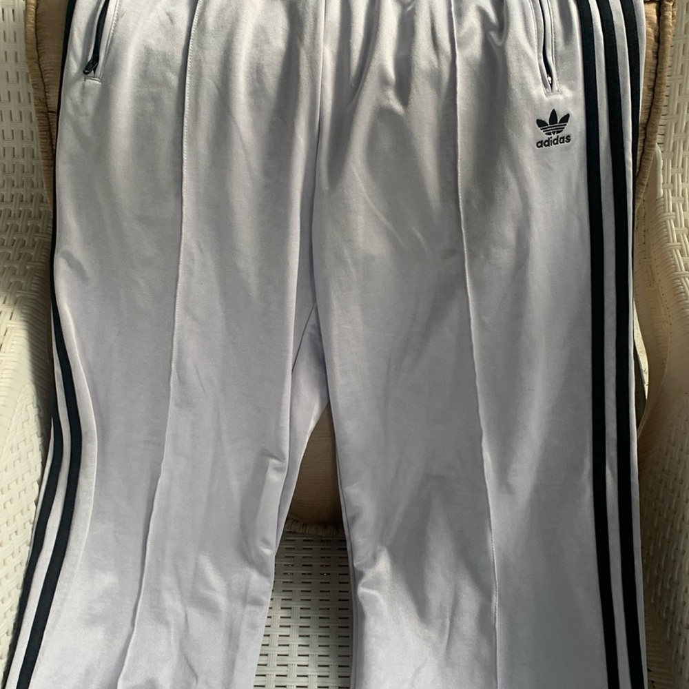 Unisex medium adidas sweat pants good condition very comfortable